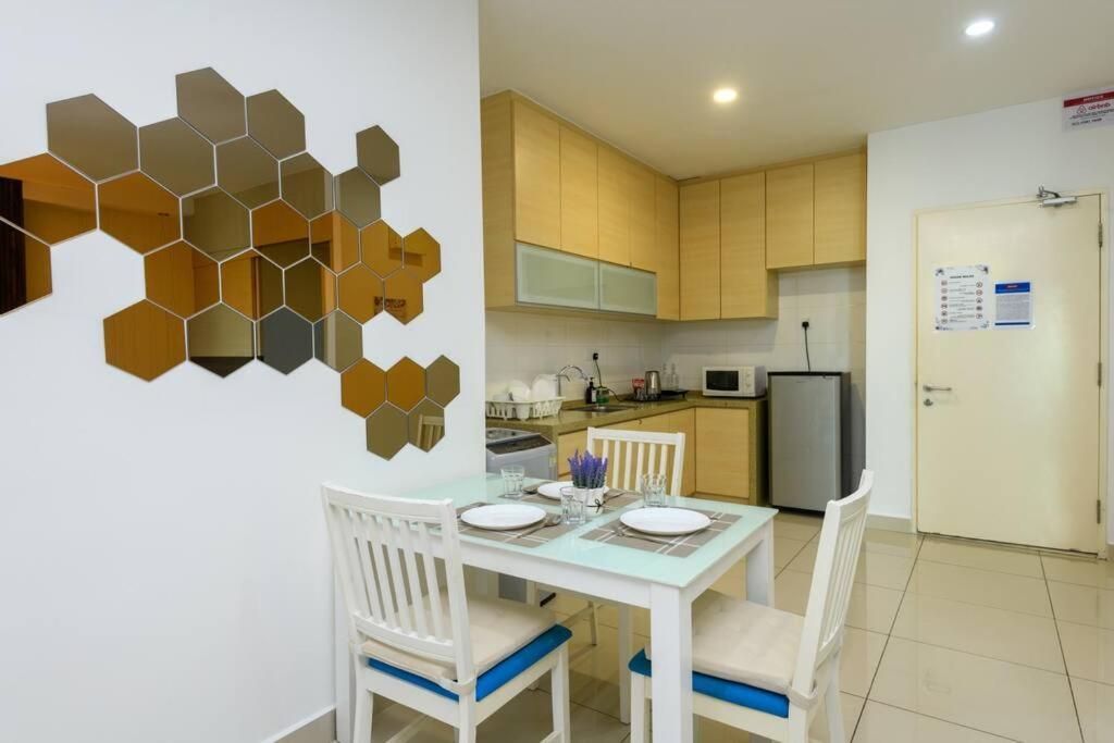 2R1B/Seaview Tropical /1~8Pax/Gurney Mansion One Apartment George Town Ngoại thất bức ảnh