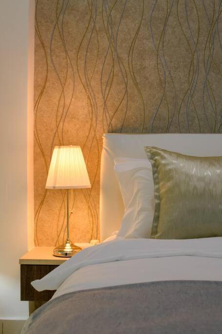 2R1B/Seaview Tropical /1~8Pax/Gurney Mansion One Apartment George Town Ngoại thất bức ảnh